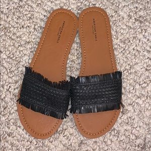 American Eagle slip on sandals